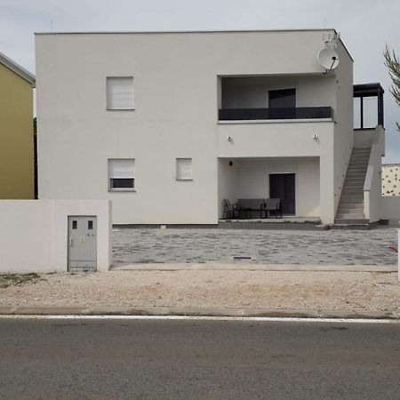 B&L Apartments Vir Exterior photo